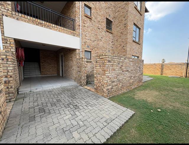 3 BEDROOM FLAT FOR SALE IN WALDRIFT
